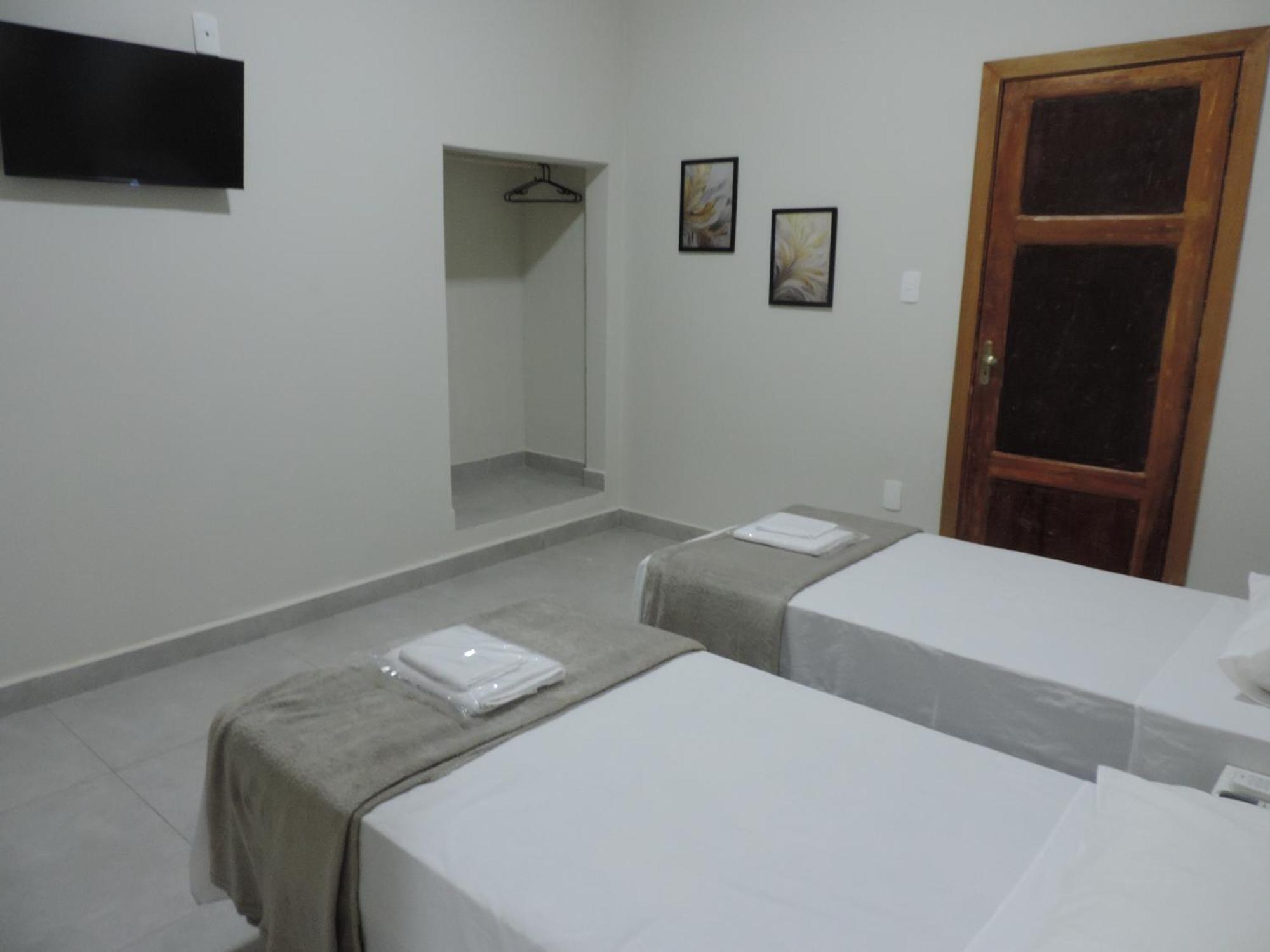 Sb Hospedaria Pousada Uberaba Esterno foto